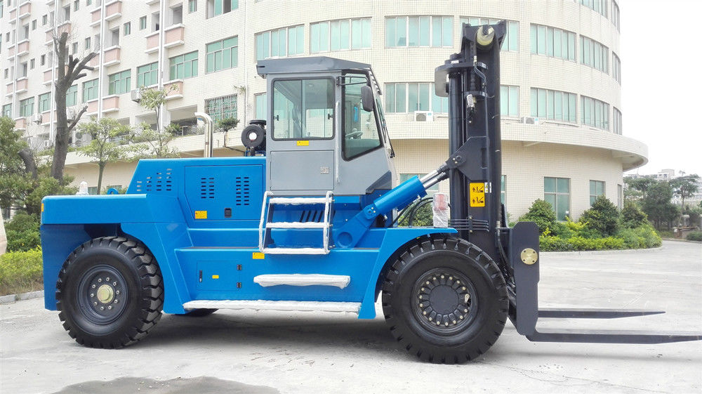 Airports / Ports Diesel Forklift Truck 20 Ton For Short Distance Transportation