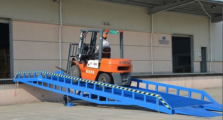 8 ton capacity china hydraulic mobile dock yard ramp for forklift